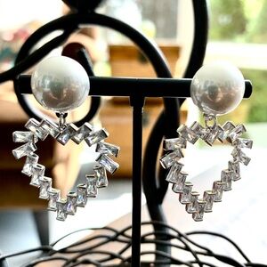 🌟 SALE $15 🌟 Vintage Heart Crystal Glass Pearl Pierced Dangle Earrings